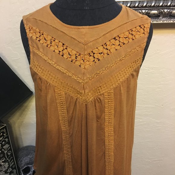 Knox Rose Sleevless Women's Blouse - Picture 5 of 6